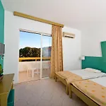 Trianta Hotel Apartments Aparthotel