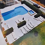 Trianta Hotel Apartments 2*