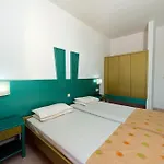 Trianta 2*