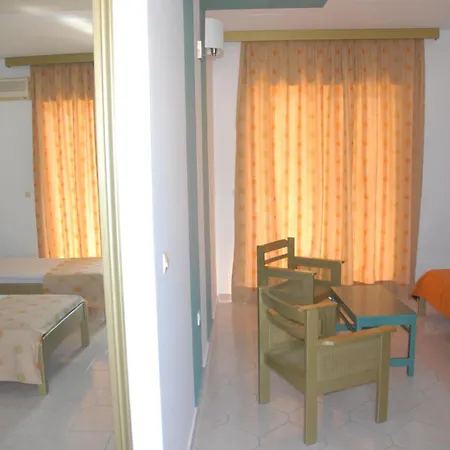 Hotel de apartamente Trianta Ialysos (Rhodes)