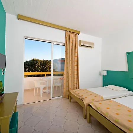 Trianta Hotel Apartments Aparthotel