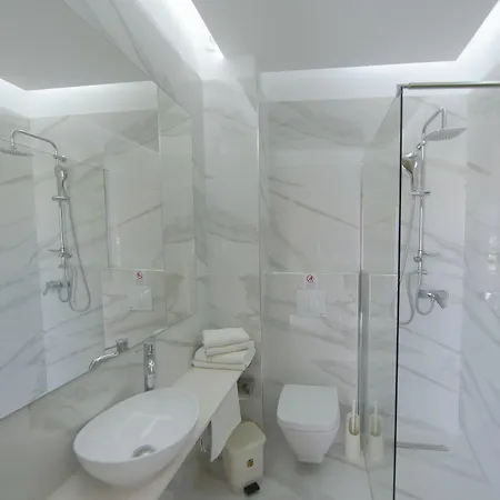 Trianta Hotel Apartments 2*