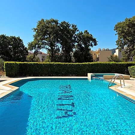 Trianta Lejlighedshotel