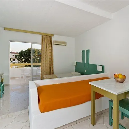 Trianta Hotel Apartments Aparthotel 2*