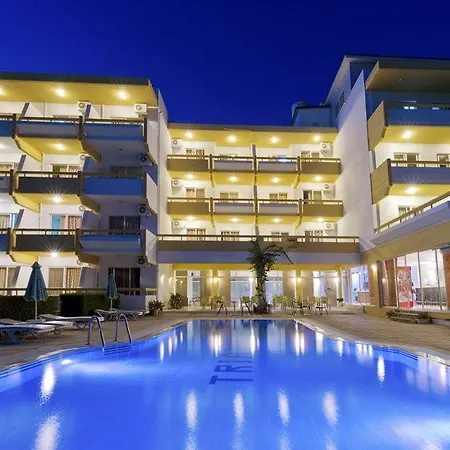 Trianta Hotel Apartments 2*