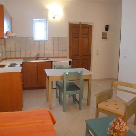 Apartahotel Trianta Ialisos