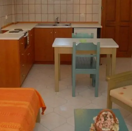 Trianta Hotel Apartments 2* Ialysos (Rhodes)