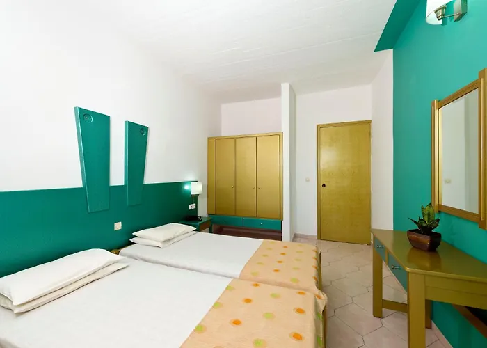 Trianta Aparthotel Ialysos (Rhodes)