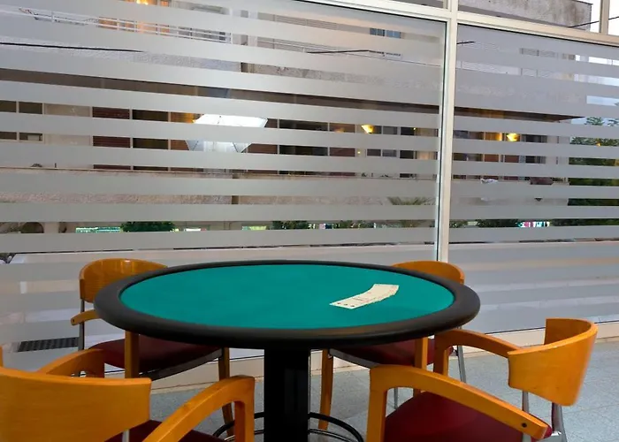 Trianta Aparthotel 2*