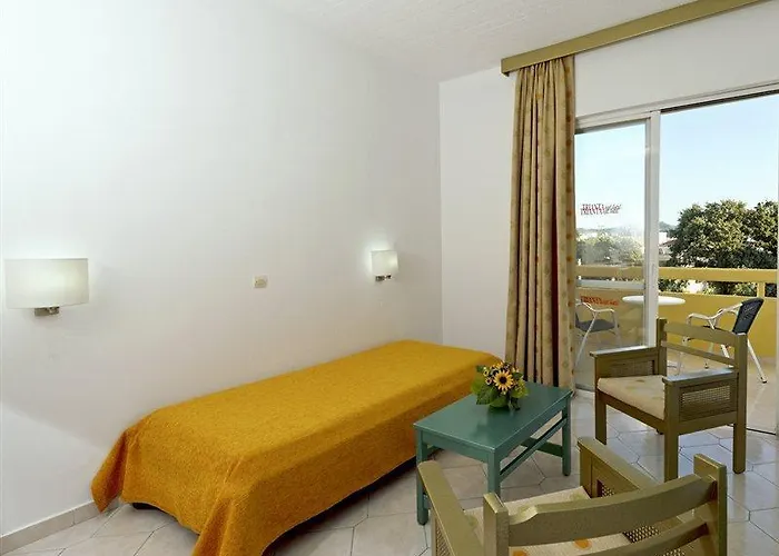 Trianta Aparthotel Ialysos (Rhodes)