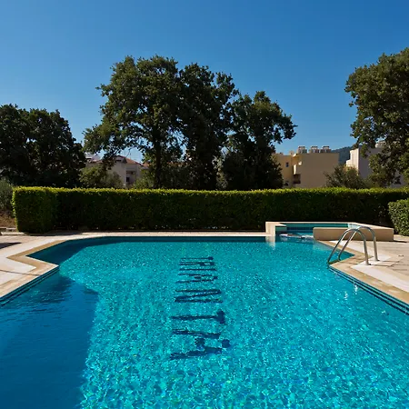 Trianta Hotel Apartments Aparthotel