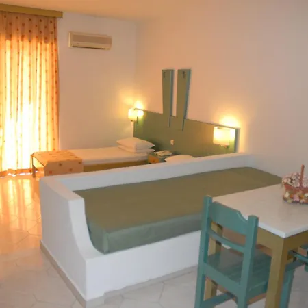 Trianta Hotel Apartments 2*