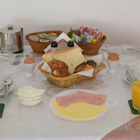 Trianta מלון דירות