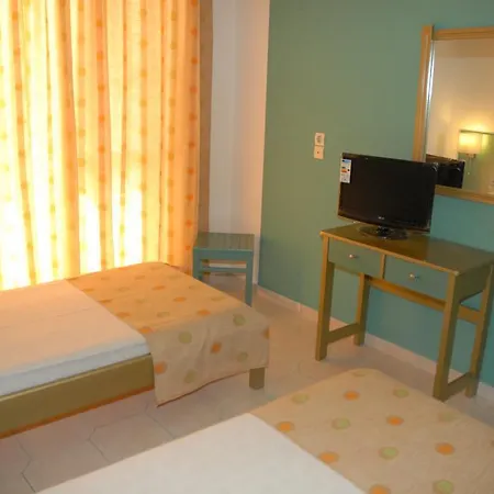 Trianta 2* إياليسوس