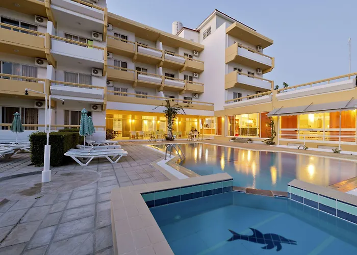 Trianta Aparthotel