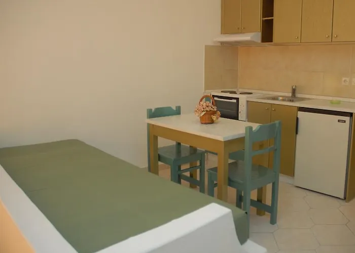 Trianta Aparthotel